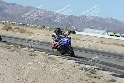 media/Oct-30-2025-Racers Edge (Thu) [[dabbdaf680]]/3-B Group/Session 3 (Turn 15 Inside)/